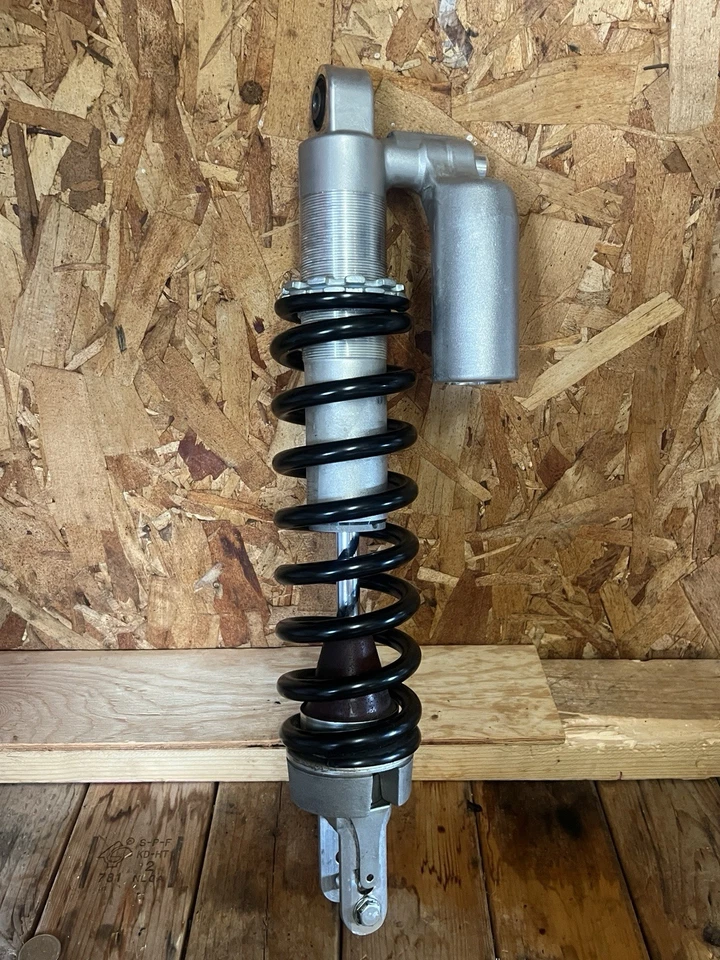 Amortiguador trasero Suzuki Dr650 OEM # 62100-32E31-019 Foto 3 de 4