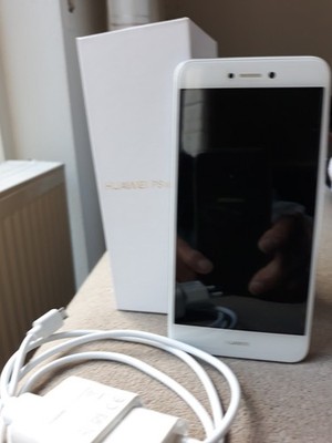 Huawei P8  Lite 2017 , weiss , ROM 16 GB ,RAM 3 GB ,