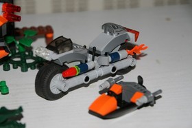LEGO 8632 Mission 2: Swamp Raid (Agents), 2008, OBA Excellent