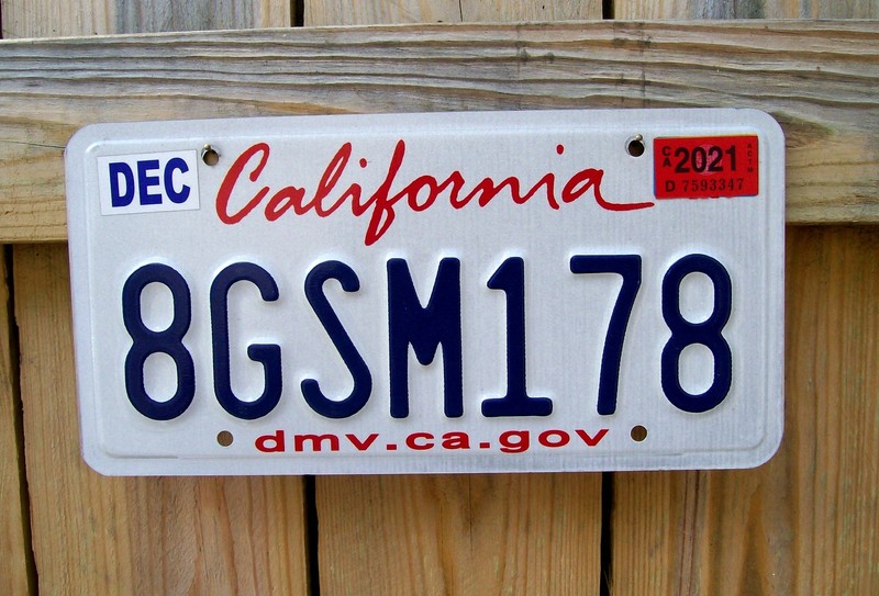 VINTAGE CALIFORNIA CALF 2021 21 License Plate LIPSTICK LOGO 8GSM178 TAG
