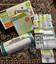 Cricut Expression 2 Bundle: Machine, Cutting Mat, Assorted Cartridges, Storage