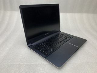 SAMSUNG ELECTRONICS CO. LTD. 900X3C/900X3D 13" Core i7 3537U 2GHz 4GB RAM NO H