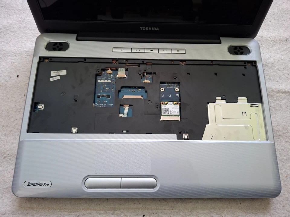 TOSHIBA SATELLITE PRO L500-1VW PSLS1E Laptop 15.6" 2GB 120GB SSD Windows 7 HDMI - Image 2 of 4