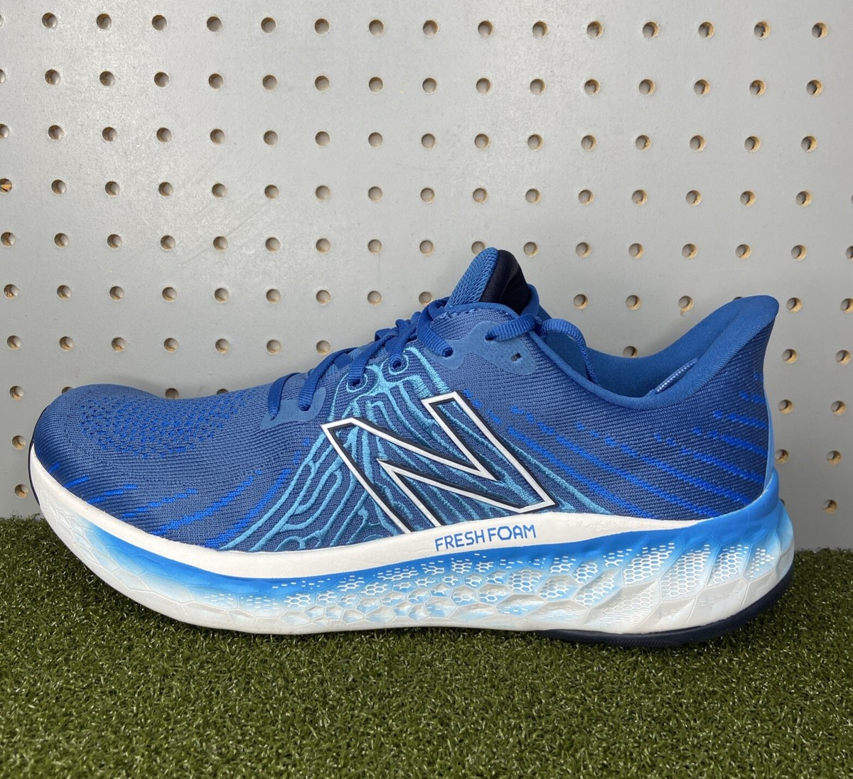 New Balance Men display picture 1
