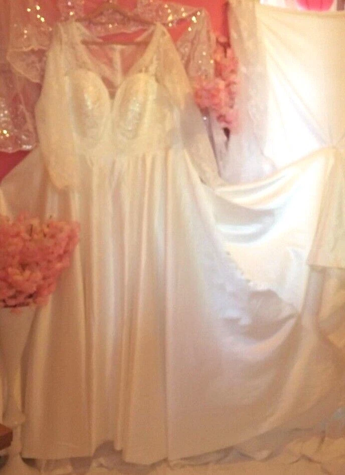 WEDDING DRESS PLUS SIZE V-NECK LONG SLEEVE CHAPEL TRAIN SATIN LACE (SIZE UK18) - Image 4 of 4