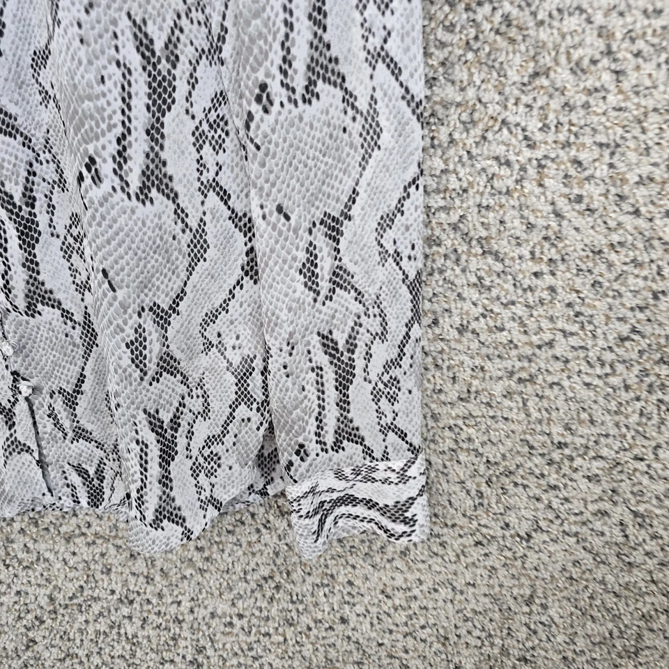 Express Top 女式小号 Portofino 灰色蛇纹印花修身纽扣透明衬衫 — 第 2/4 张图片