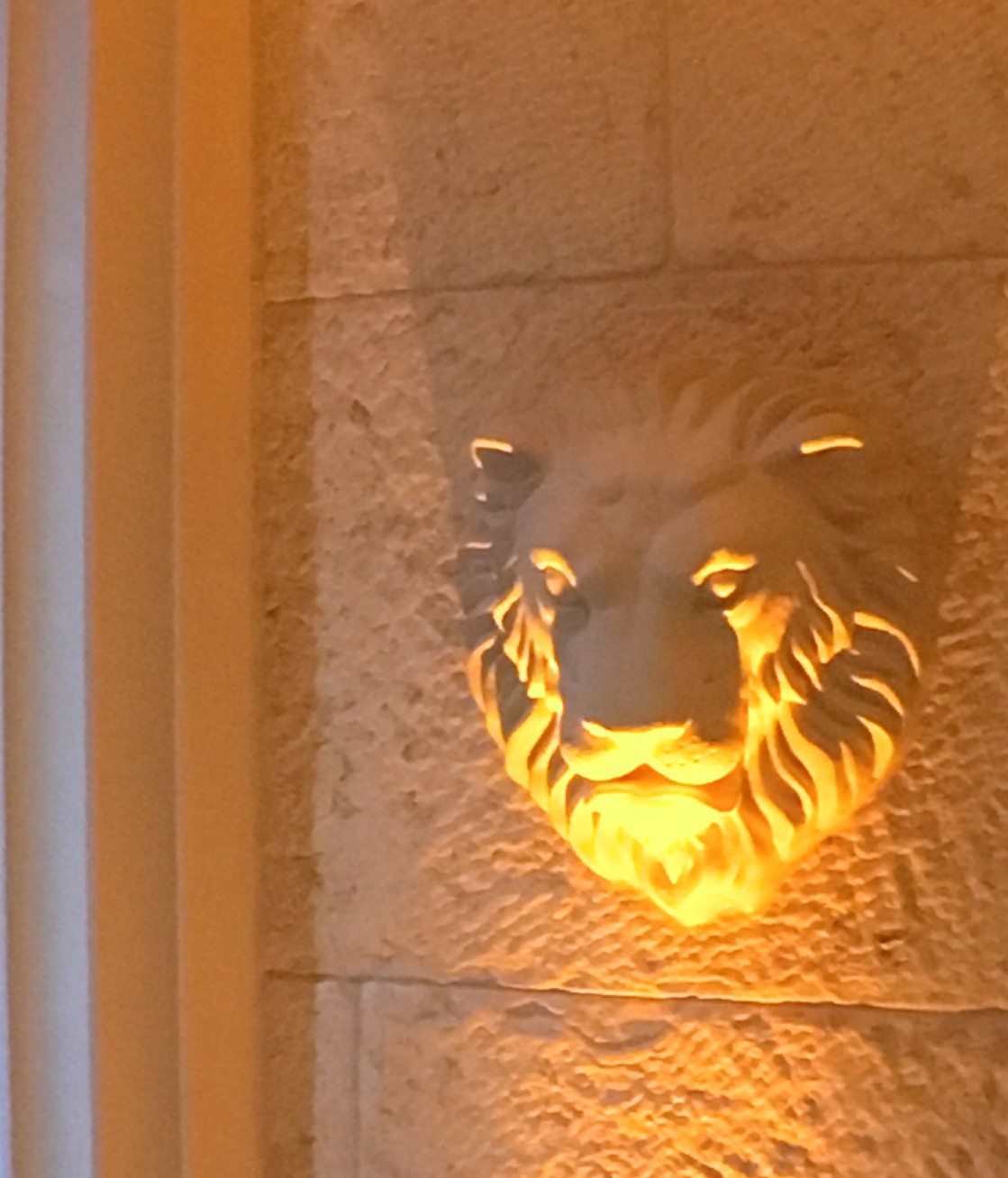 Lion Head Water Feature / Cast Cotswold Stone / Christine Baxter eBay