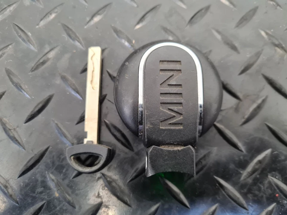 MINI COOPER F56 2014 1.5 PETROL ECU WITH BSI AND TRANSPONDER 61359364638 - Image 3 of 4