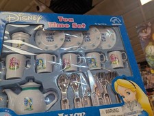 Vintage Alice in Wonderland kids tea set
