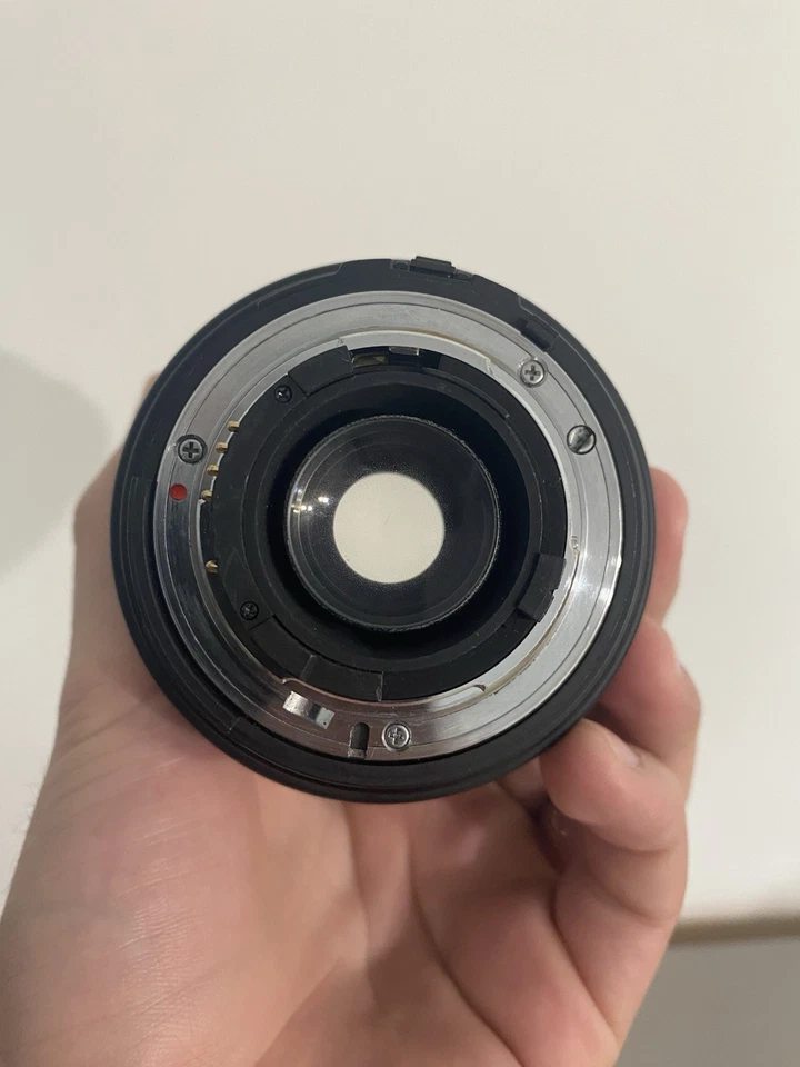 BUEN ESTADO - Sigma AF 70-300mm 1:4-5.6 D APO Macro Super - Montaje F con Tapas Foto 4 de 4