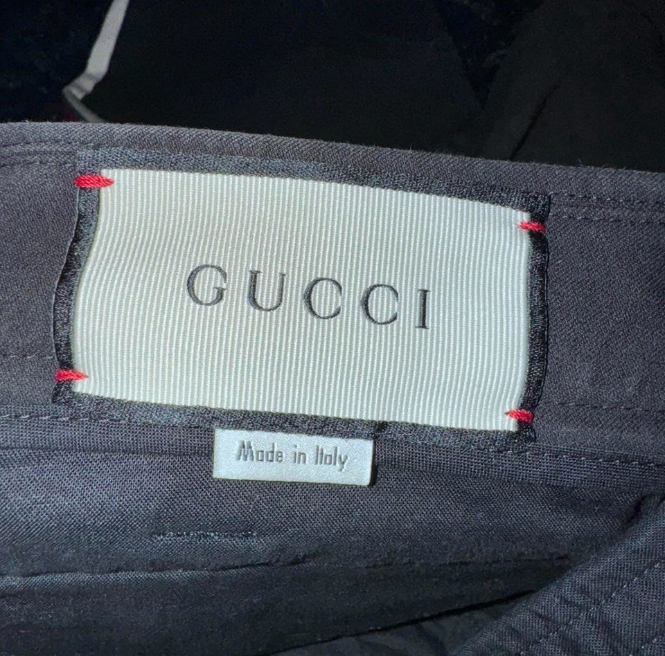 Pantalones Legging Técnicos Gucci Para Mujer Pequeños Negros Rayas Laterales Elastizados Cremallera al Tobillo Foto 4 de 4
