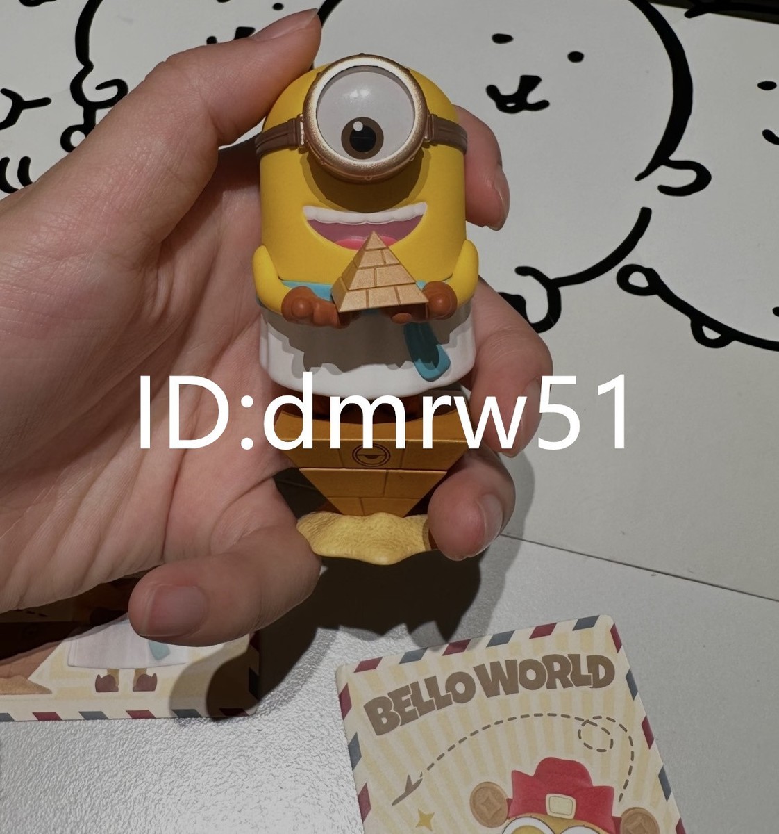 Authentic POP MART Minions Bello World Confirmed Blind Box Figure