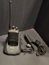 Kenwood NX3300 NX-3300 NEXEDGE UHF 400-520 MHz 260 Channel 5 Watt & Charger