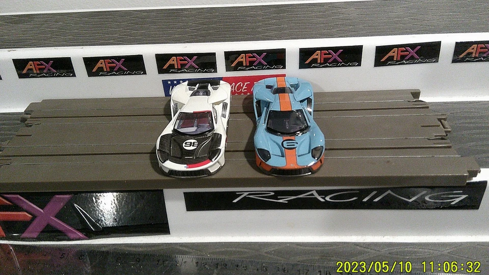 2 AFX RACING H.O. SOLO CARROCERÍAS SLOT ESCALA FORD GT Heritage #98 y #6 golf Foto 3 de 4
