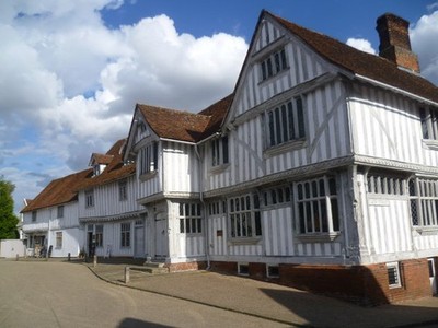 Foto A3 Lavenham Guildhall Die Gildenhalle Fronleichnam mit Blick auf c2014