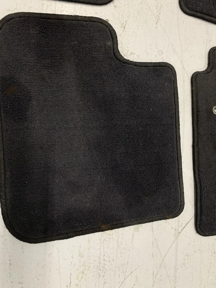 04-06 Juego de 4 alfombrillas Scion Xa OEM negras usadas leer detalles Foto 4 de 4