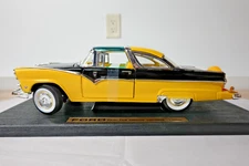 Yat Ming 92138 1955 Ford Fairlane Crown Victoria Road Legends Collect 1:18 Scale