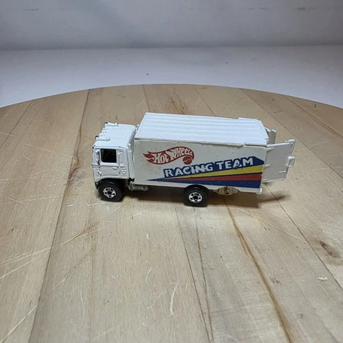 Vintage 1981 Hot Wheels Racing Team Workhorses White Hiway Hauler Semi Truck