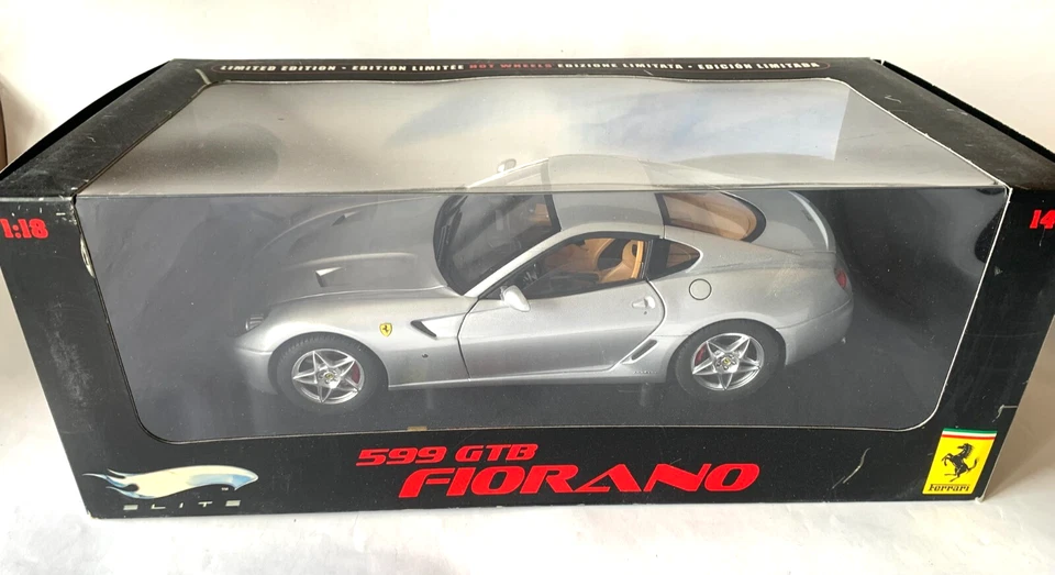 Elite Hot Wheels Ferrari 599 GTB Fiorano Modelo de fundición a escala 1/18 en caja Foto 2 de 4