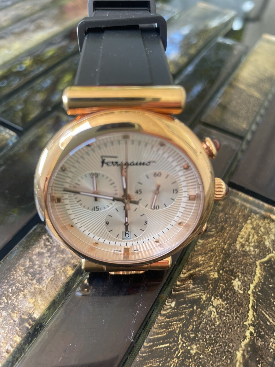稀少 Ferragamo(フェラガモ) Ora Chronograph Ladies Watch Ferragamo Elliptical Chronograph Quartz Silver Dial Two-Tone