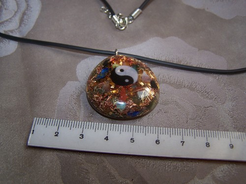 Kunst Orgon Orgonit Anhänger Kette Gold Yin Yang Schwarz Weiß Kristall Heilstein - Bild 2 von 4