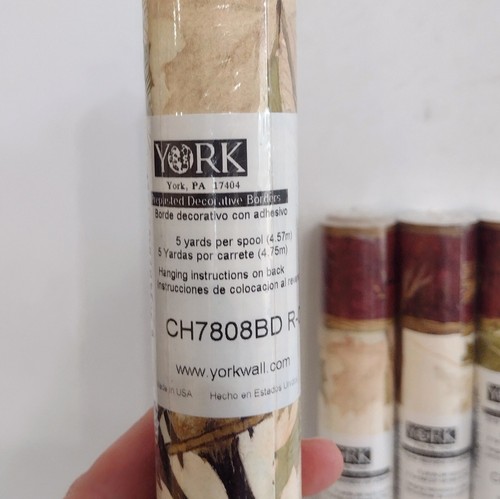 4 York Prepasted Wallpaper Border 5 Yds Chickadee Acorn Leaves CH7908BD R-01 - Picture 3 of 3