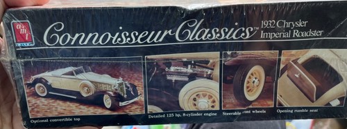 AMT 6514 1932 Chrysler Imperial Roadster Connoisseur Classic 1/25 McM FS - Picture 2 of 2