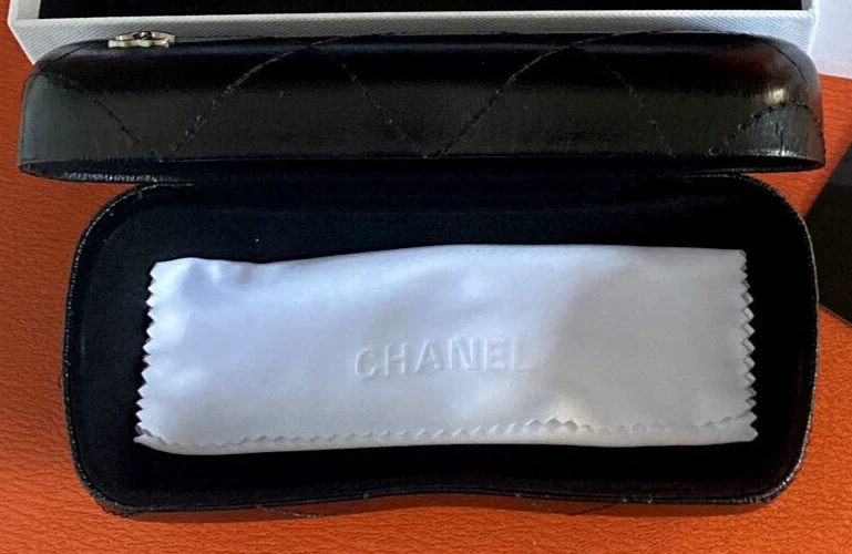 Chanel Sunglasses Glasses Case - Case & Cloth & Card - Brand New - Image 3 of 4