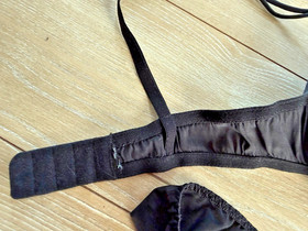 La Perla 34B (US) Black Floral Lace Padded Underwire Bra + XS Pretty Pants