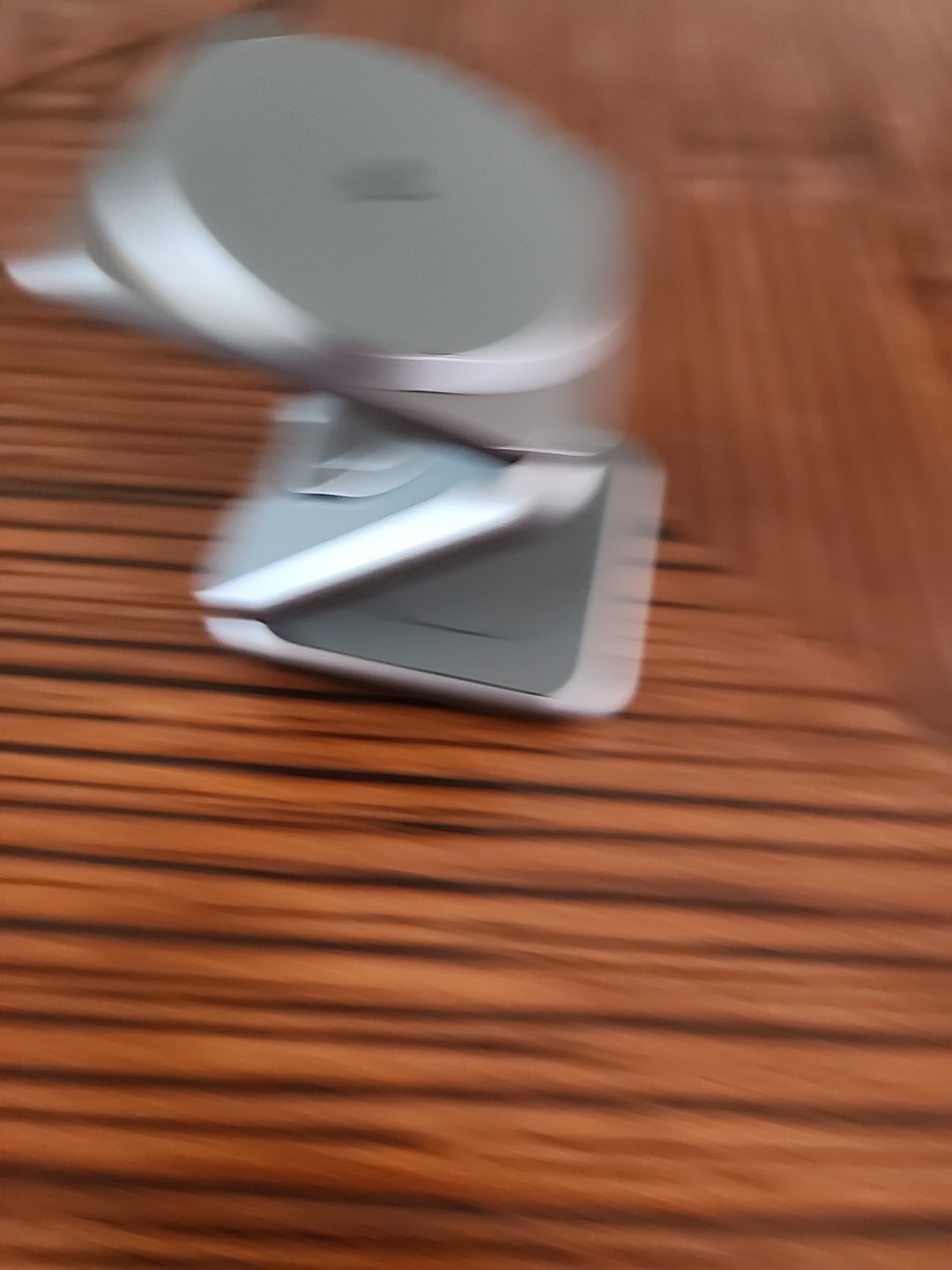 Kuxiu X40Q 3 In 1 Foldable Magnetic Wireless Charging Stand Phone Watch Earbuds