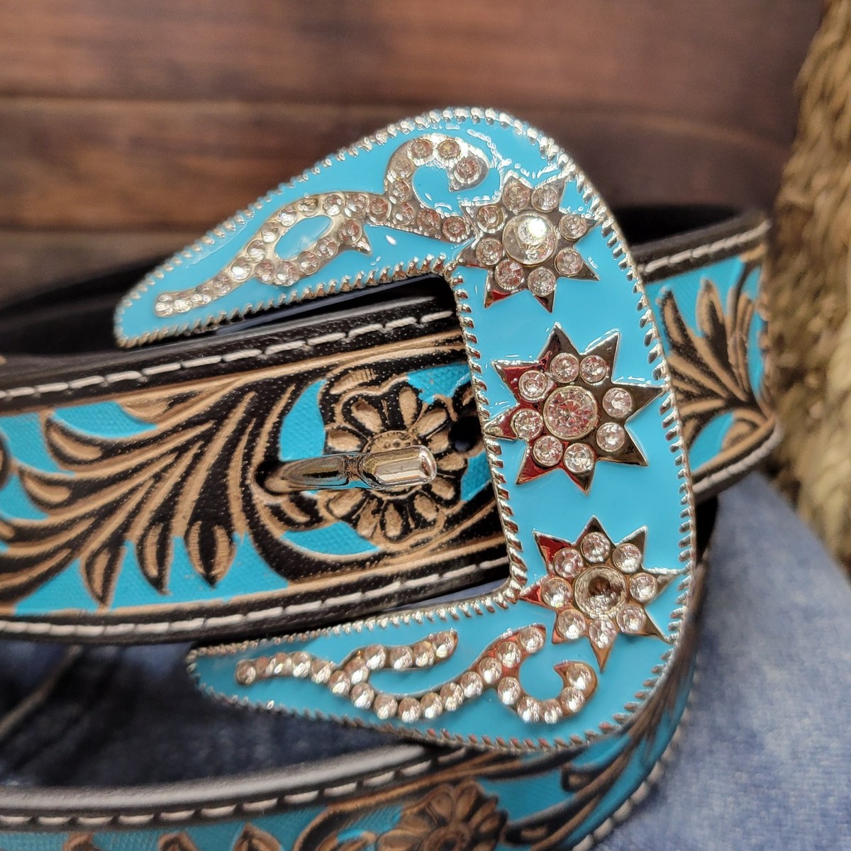 NEW QUE CHULA women\'s vaquera tooled leather belt in turquoise The Que Chula Leather Tooled Belt (6 Colors) main image 3