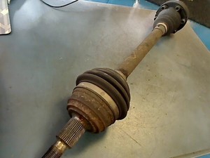Antriebswelle Links Vorne AKL VW Golf Variant 1.6 74 KW 100 PS 276231 Km