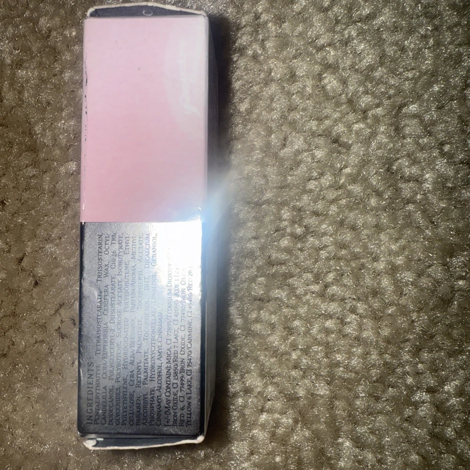 Lápiz labial T LECLERC satinado Regalbe hidrata todos los labios 28 Indécent Val Foto 4 de 4