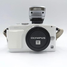 Olympus PEN Lite E-PL6 Mirrorless Camera White with Flash JP
