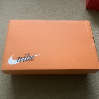 Nike W Blazer Mid Leer Orange Karton Gr. 6,5 20 X 32,1 X 11,1CM mit Seidenpapier