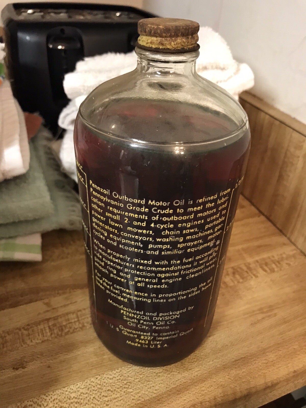 Sealed Full Vintage Pennzoil Outboard Motor Oil S.A.E. 30 Quart Glass