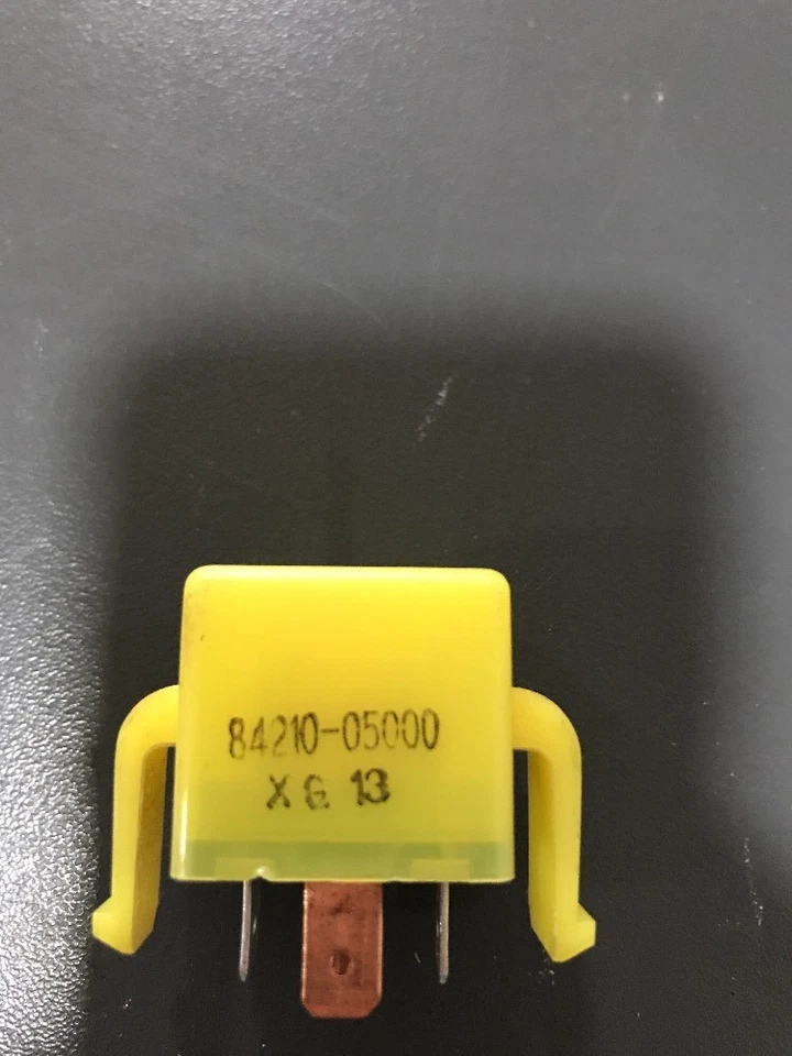 Daewoo Musso 2.9 Tdi 1999 anno Relè destra 84210-05000 - Immagine 2 di 4