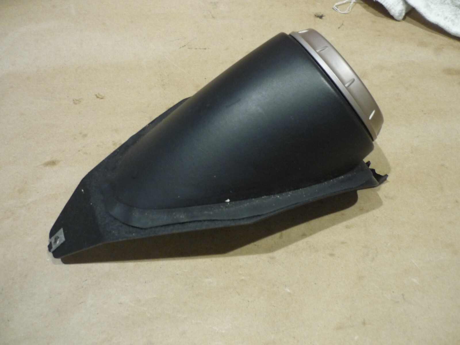 Ferrari California - Central Dash Air Vent Complete   P/N 80802200 & 81986900