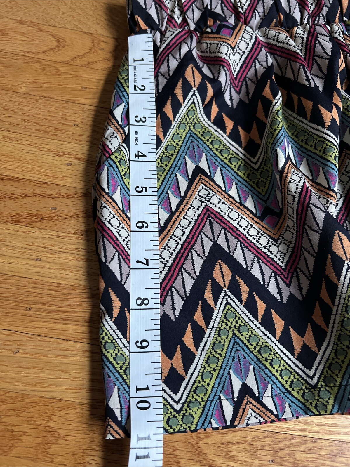 Dinabe Large Chevron Patterned Shorts Lightweight - image 2