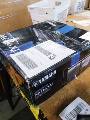 Yamaha 16 Channel Live Studio Mixer MG16XU with USB Audio Interface Effects