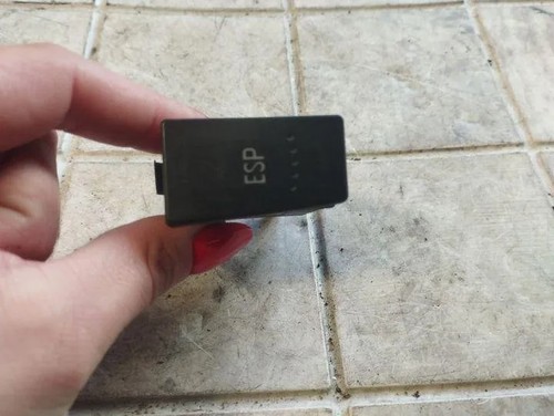 VW PASSAT Variant B5 3B6 ESP-Taste 3B0927134A 2.50 Diesel 110kw 2002 18234480