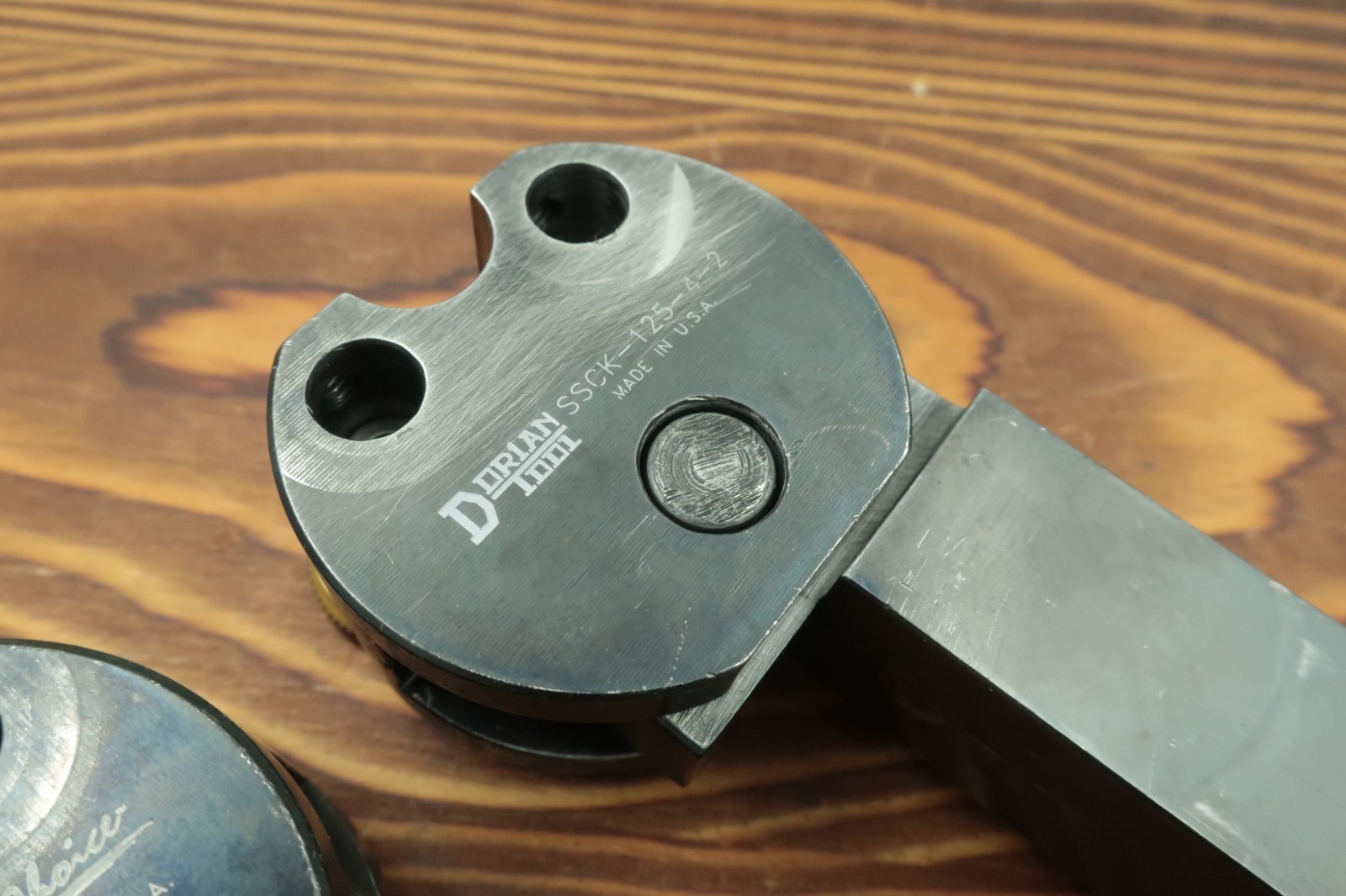 Dorian SSCK-125 Shoulder Self Cenering Knurling Tool w/ 15 Used Knurls 1" Shank