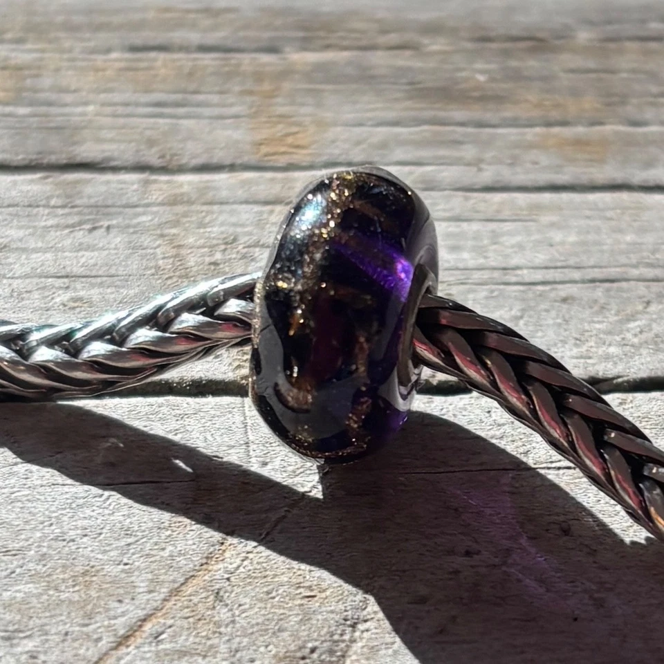 Auténtico abalorio de vidrio de longevidad Trollbeads translúcido violeta profundo RARO Foto 2 de 4