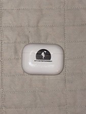 Genuine Apple AirPod Pro 1st Generation case NOT including the right airpod 