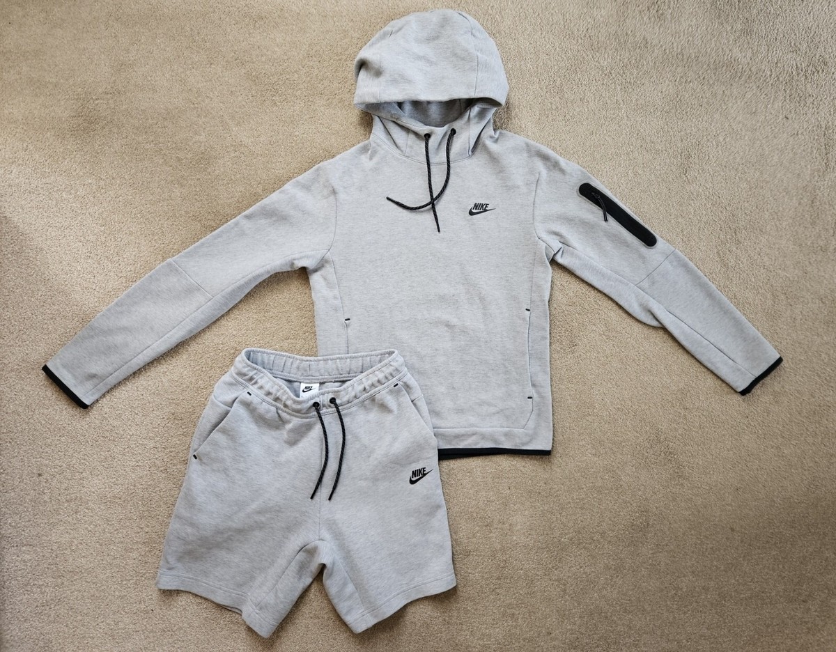 grey nike tech fleece xs