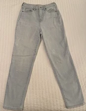 Old Navy Higher High Rise OG Striaght Jeans Size 2 Very Light Stonewash