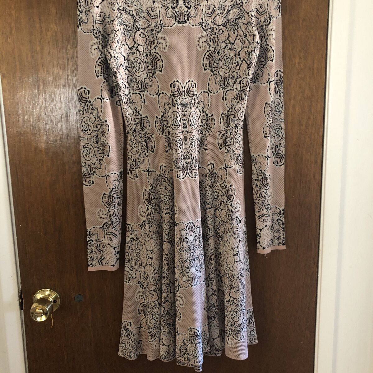 bcbg maxazria dress medium Julisa geometric jacquard silk bcbg maxazria dress medium Julisa geometric jacquard silk