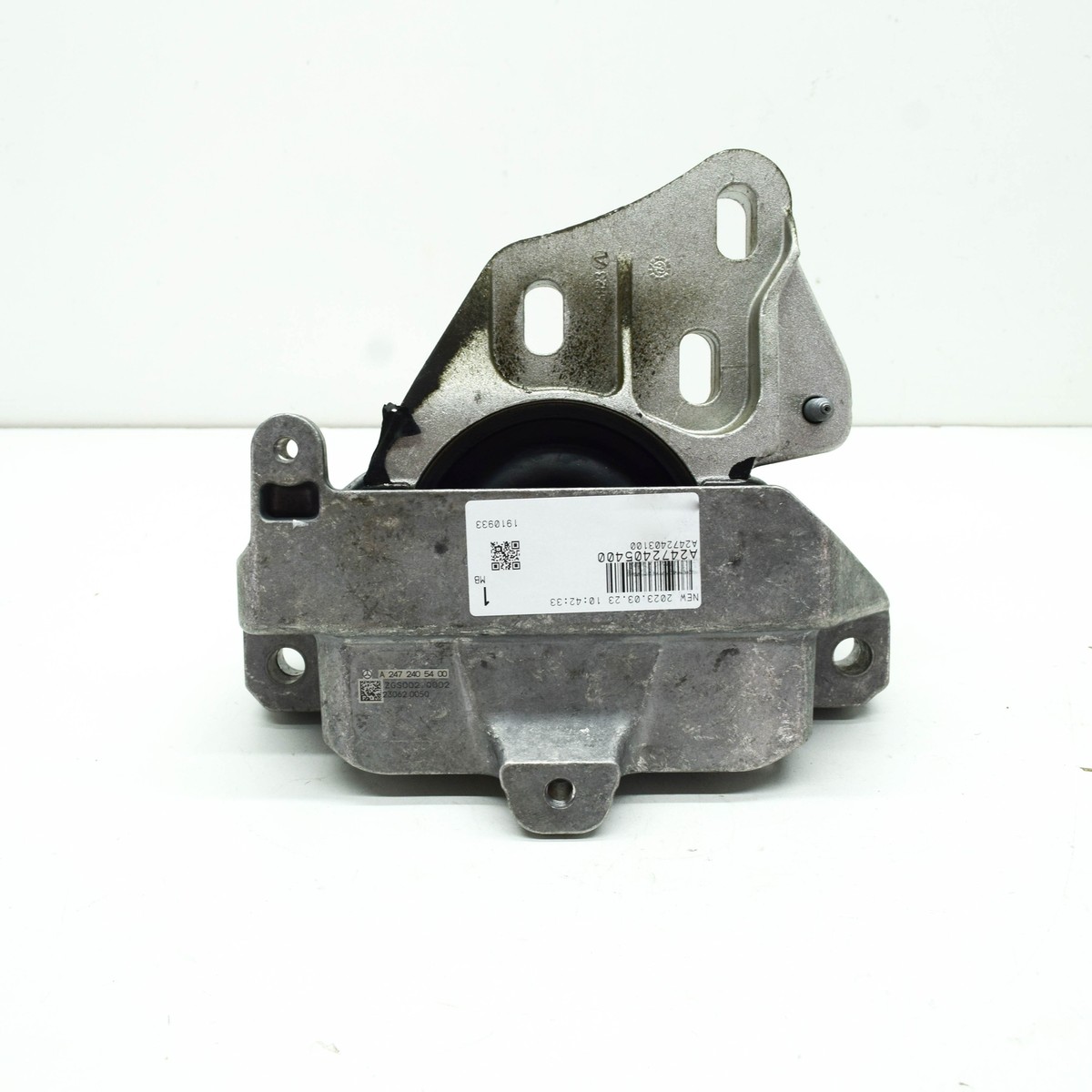 MERCEDES-BENZ CLA C118 Gearbox Left Mount A2472405400 NEW GENUINE