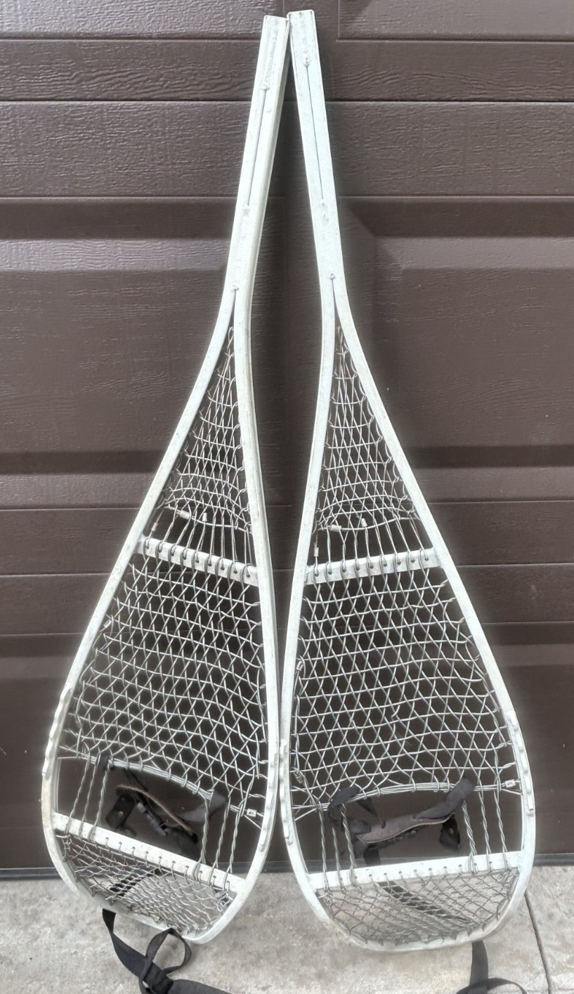 U.S. Military 1986 Magline of Canada 47" snowshoes w/bindings,free U.S. shipping
