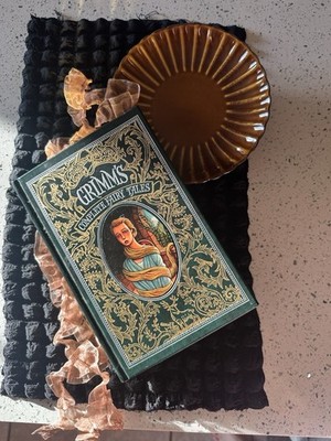 Grimm's Complete Fairy Tales Hardcover Special 2012 Edition Young Adult Classic 